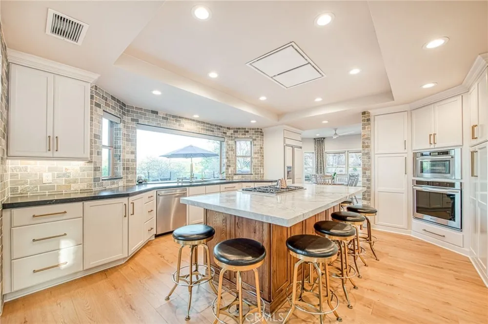 16115 Deer Path Clovis, CA 93619