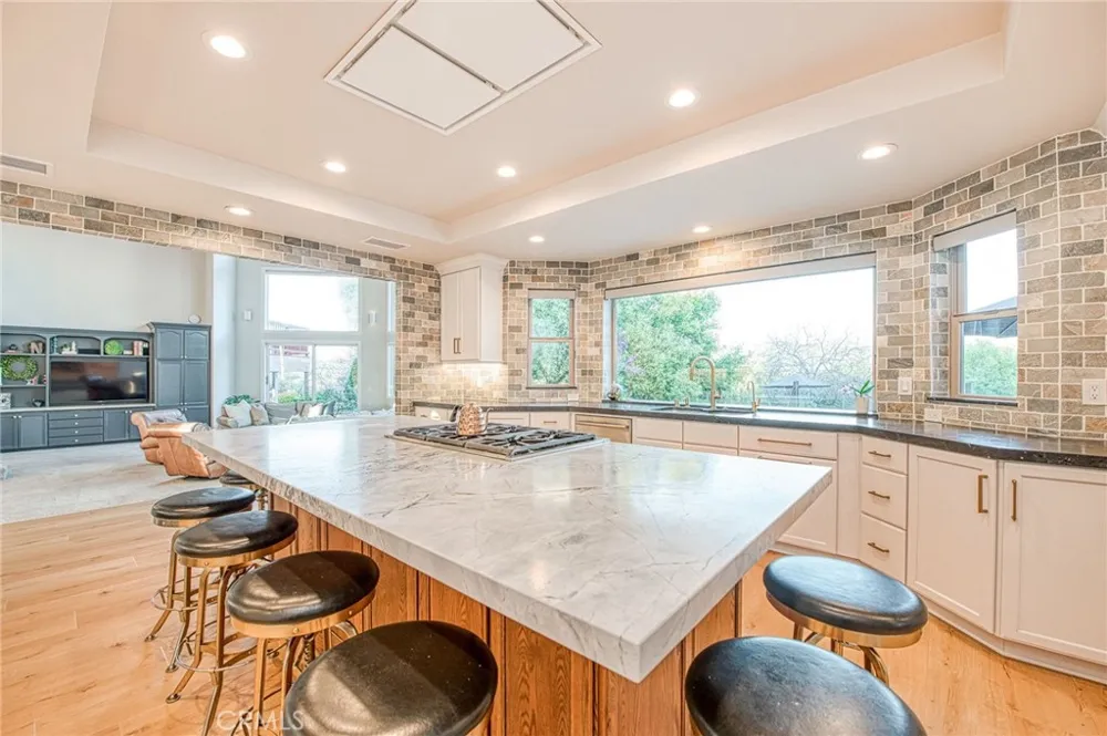 16115 Deer Path Clovis, CA 93619
