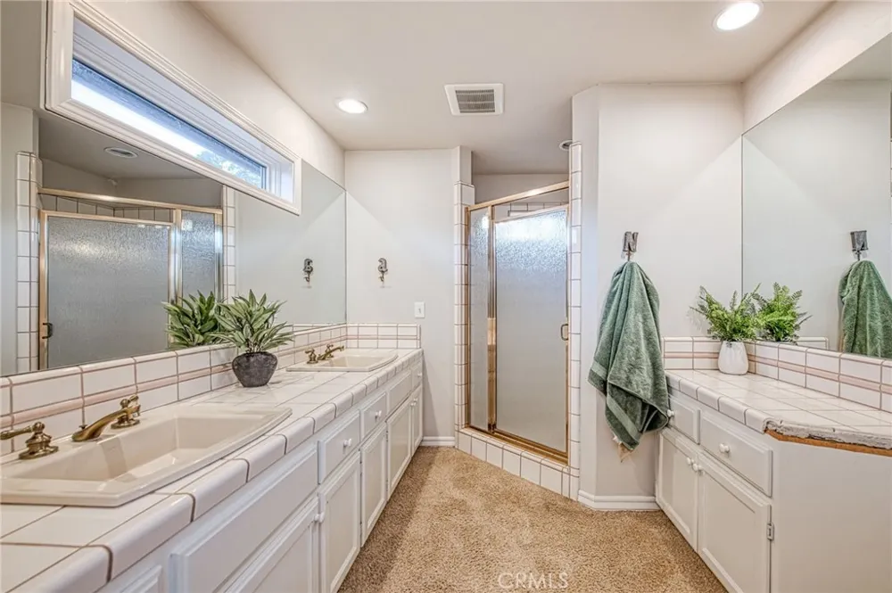 16115 Deer Path Clovis, CA 93619