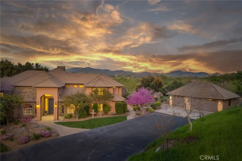 16115 Deer Path Clovis, CA 93619