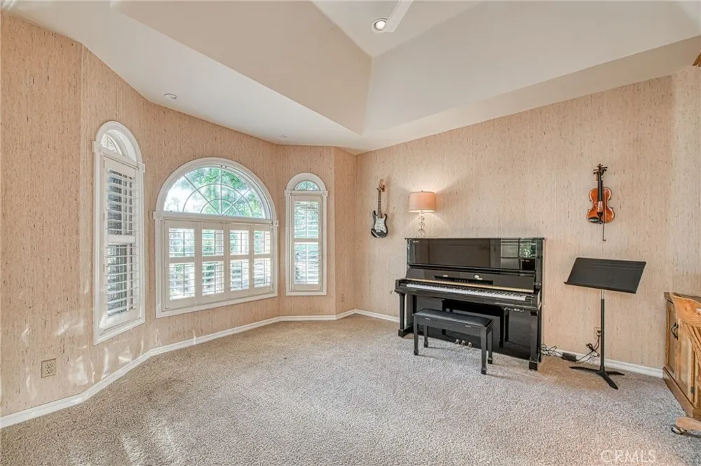 16115 Deer Path Clovis, CA 93619