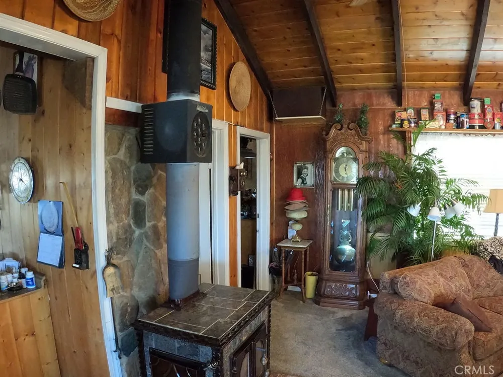 30000 Buchannon Ranch Road Llano, CA 93544