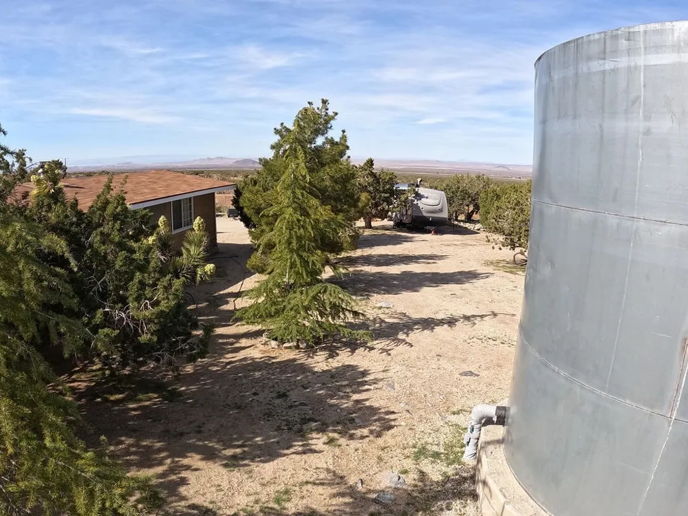 30000 Buchannon Ranch Road Llano, CA 93544