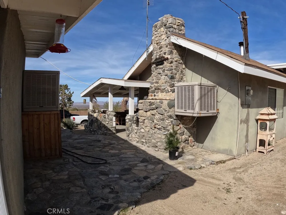 30000 Buchannon Ranch Road Llano, CA 93544
