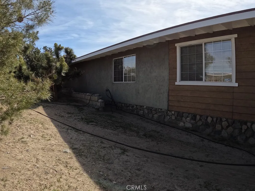 30000 Buchannon Ranch Road Llano, CA 93544