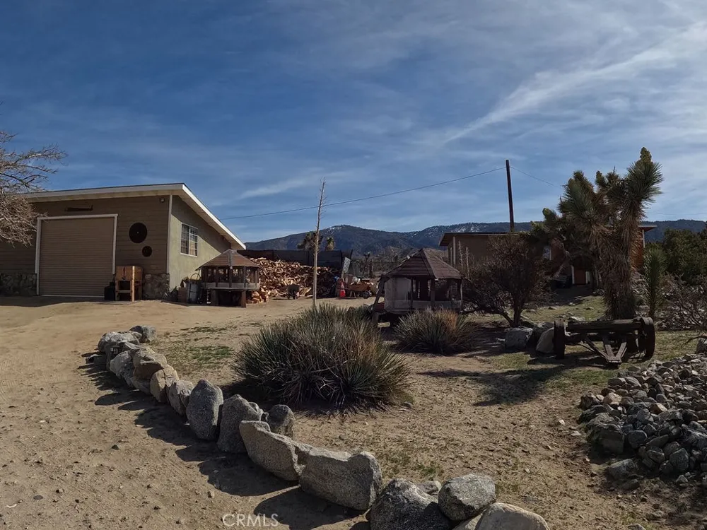 30000 Buchannon Ranch Road Llano, CA 93544