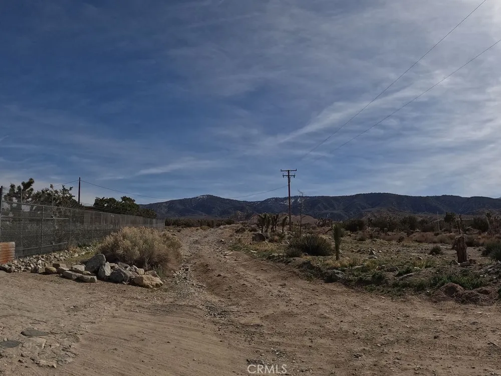 30000 Buchannon Ranch Road Llano, CA 93544