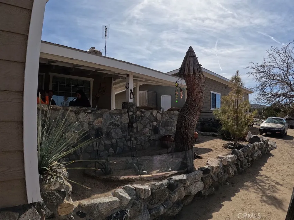 30000 Buchannon Ranch Road Llano, CA 93544