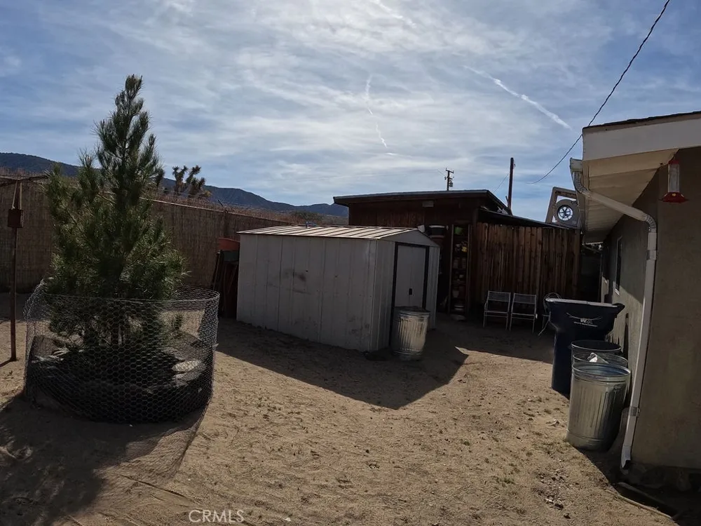 30000 Buchannon Ranch Road Llano, CA 93544