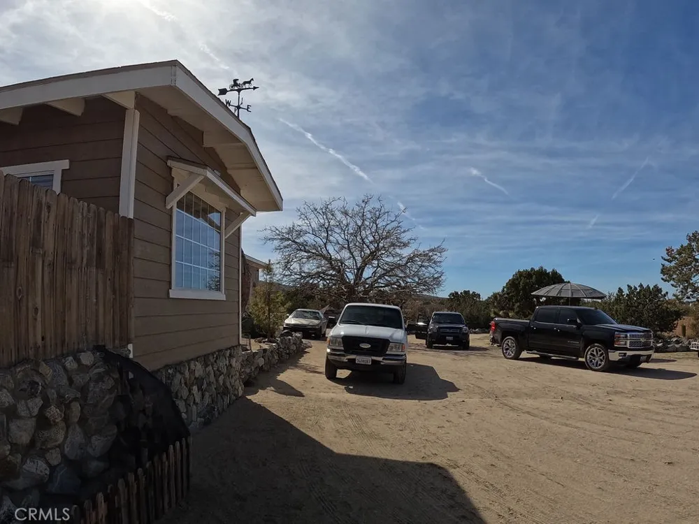 30000 Buchannon Ranch Road Llano, CA 93544