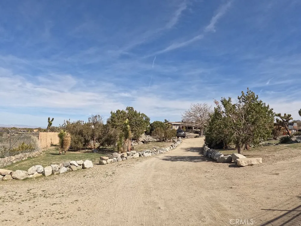 30000 Buchannon Ranch Road Llano, CA 93544
