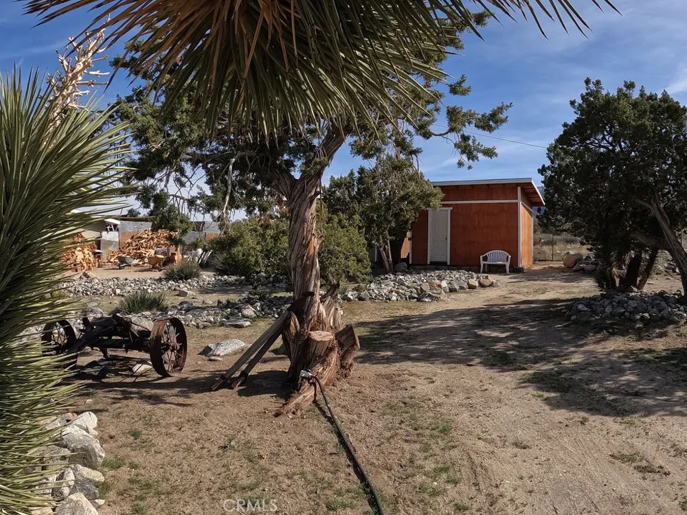30000 Buchannon Ranch Road Llano, CA 93544