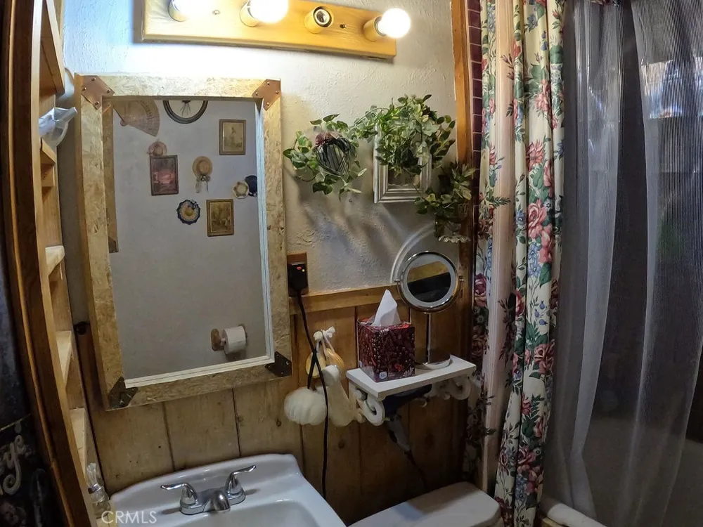 30000 Buchannon Ranch Road Llano, CA 93544