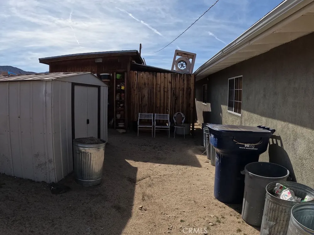 30000 Buchannon Ranch Road Llano, CA 93544