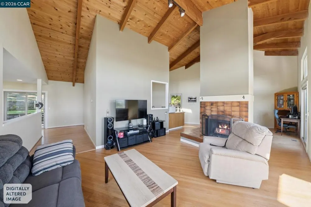 66 Bridge Rd Novato, CA 94945