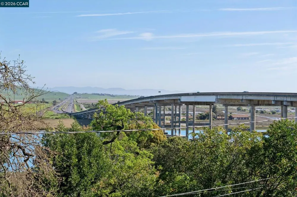66 Bridge Rd Novato, CA 94945