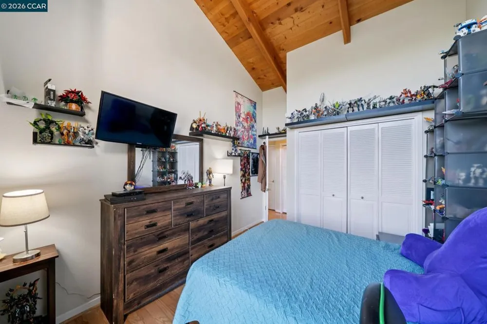 66 Bridge Rd Novato, CA 94945