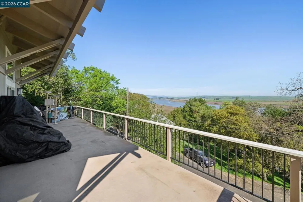 66 Bridge Rd Novato, CA 94945