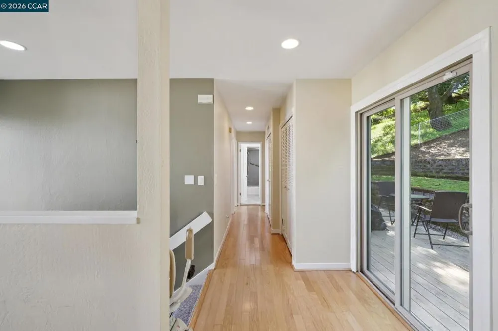 66 Bridge Rd Novato, CA 94945