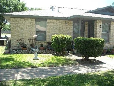 806 Rhomberg Street