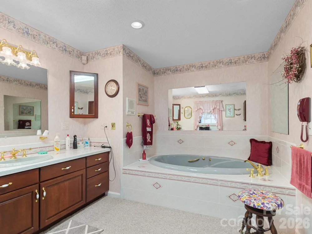727 Jenkins Valley Road Alexander, NC 28701