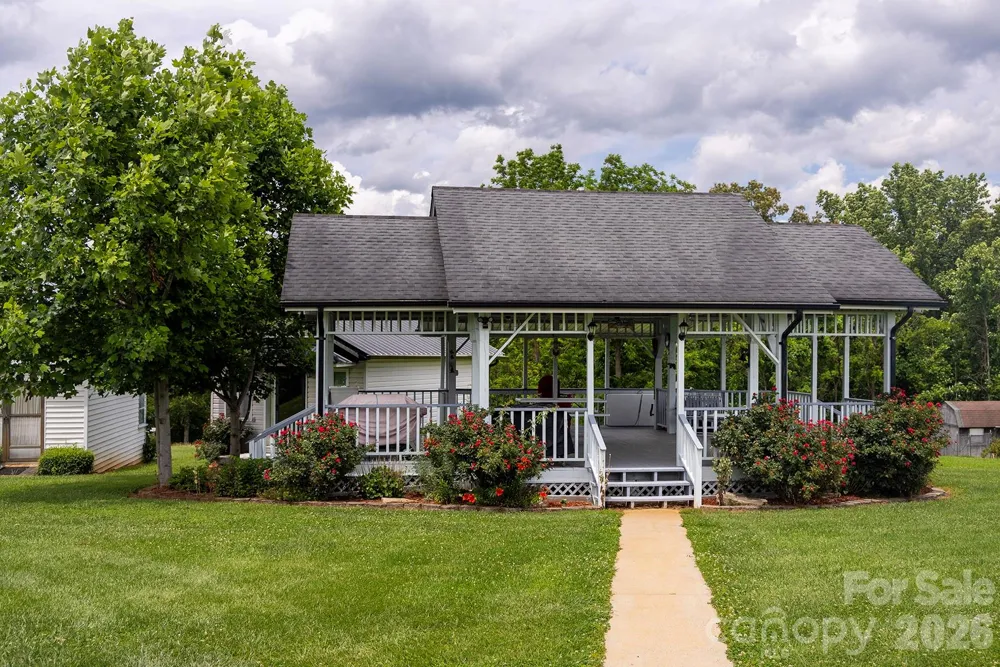 727 Jenkins Valley Road Alexander, NC 28701