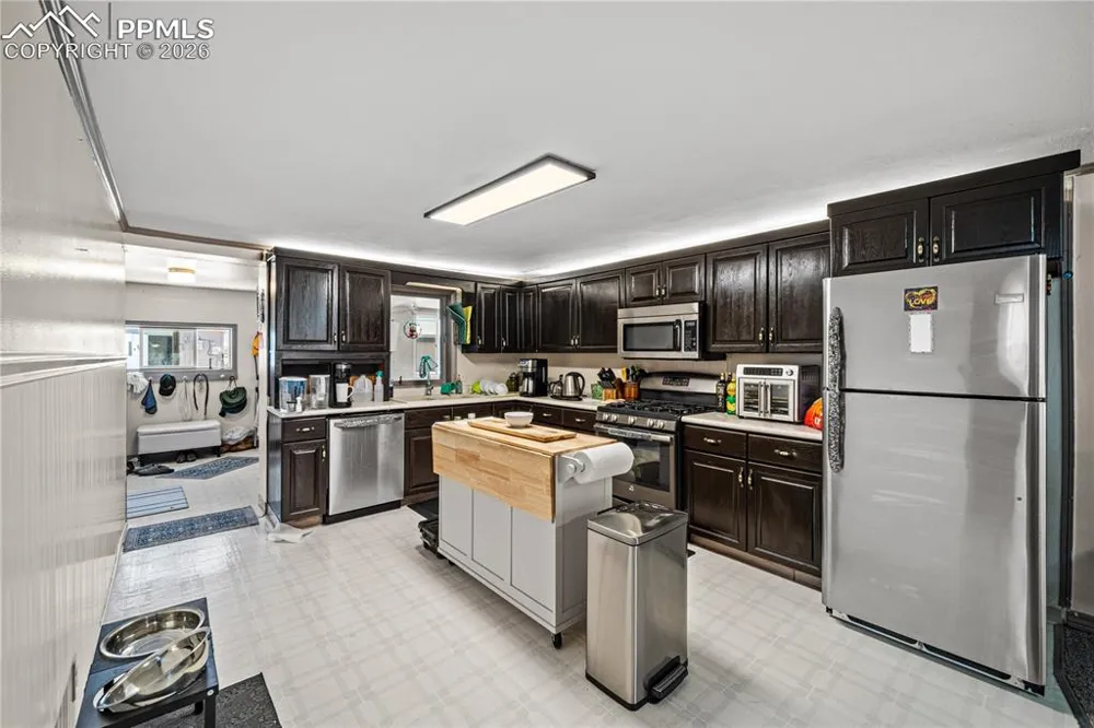 302 Meade Avenue Pueblo, CO 81001