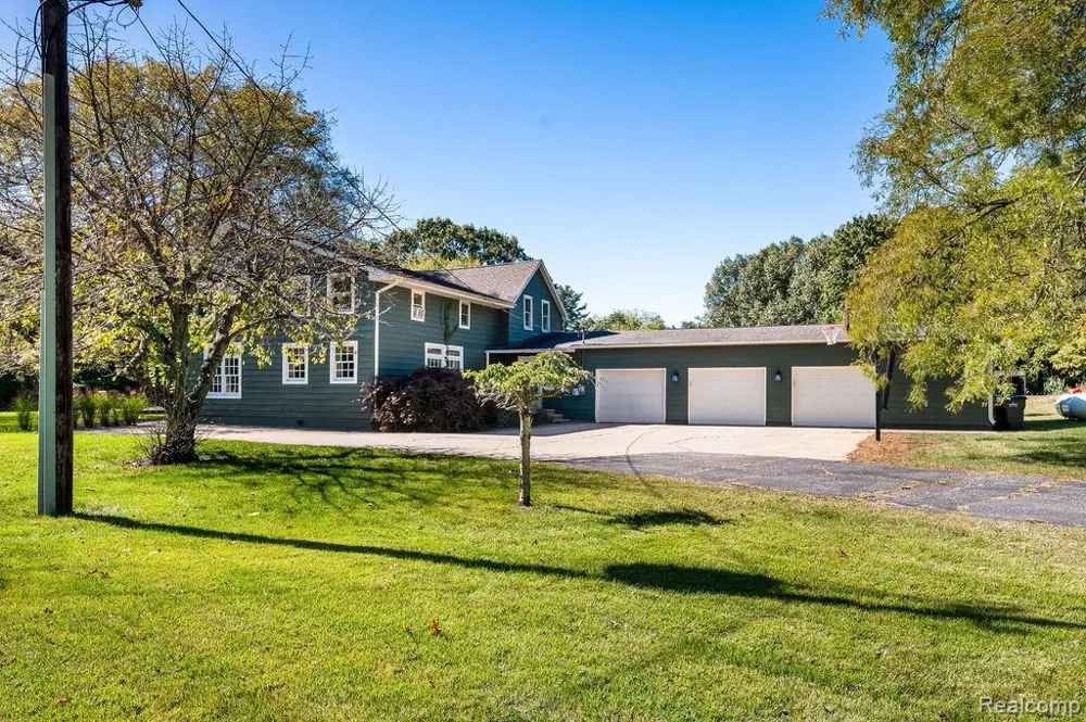 9695 Community Hall Road New Buffalo Township, MI 49129