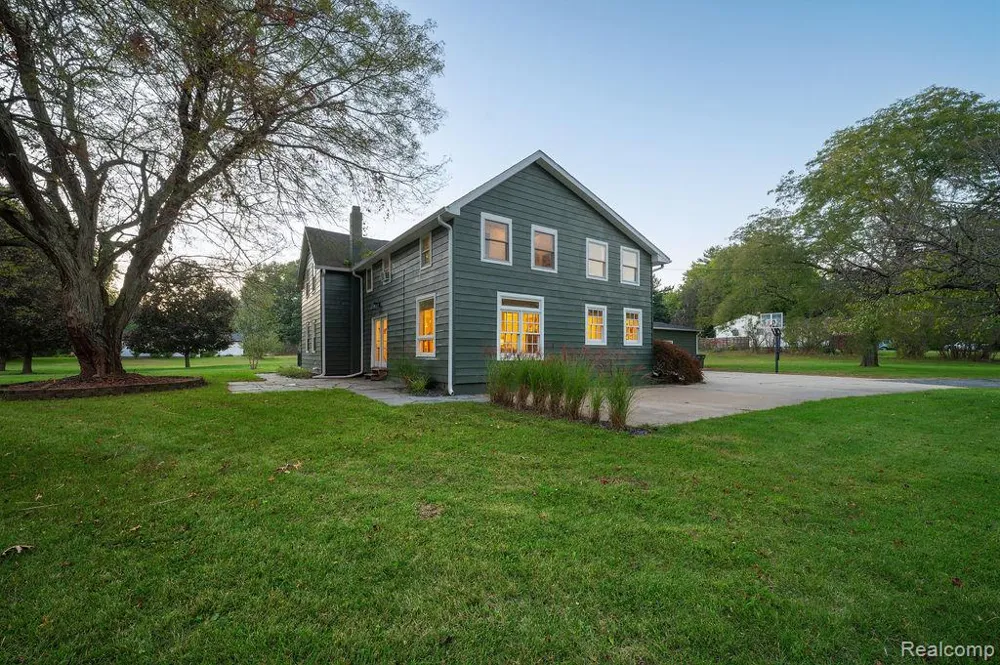 9695 Community Hall Road New Buffalo Township, MI 49129