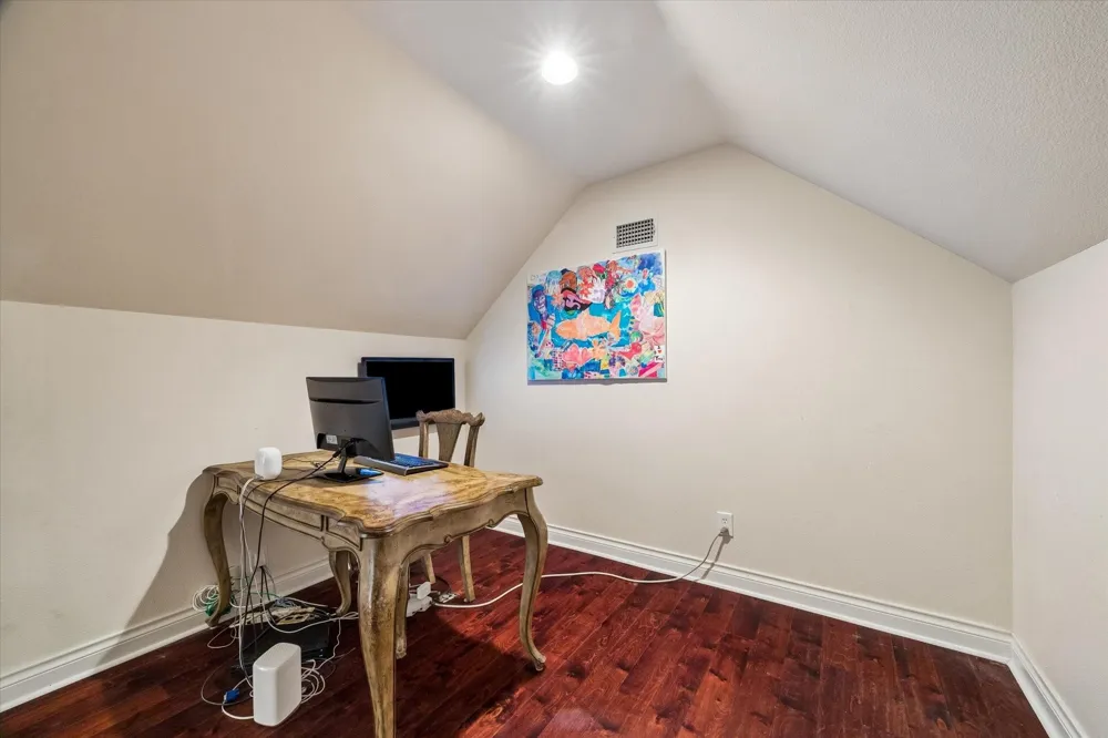 218 Catamaran Drive Tiki Island, TX 77554