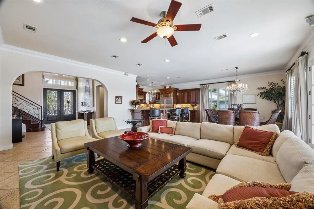 218 Catamaran Drive Tiki Island, TX 77554
