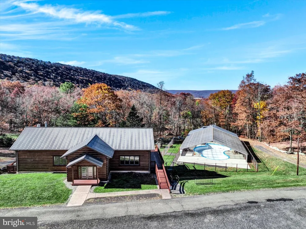 329 WHITEFACE CIRCLE Zion Grove, PA 17985