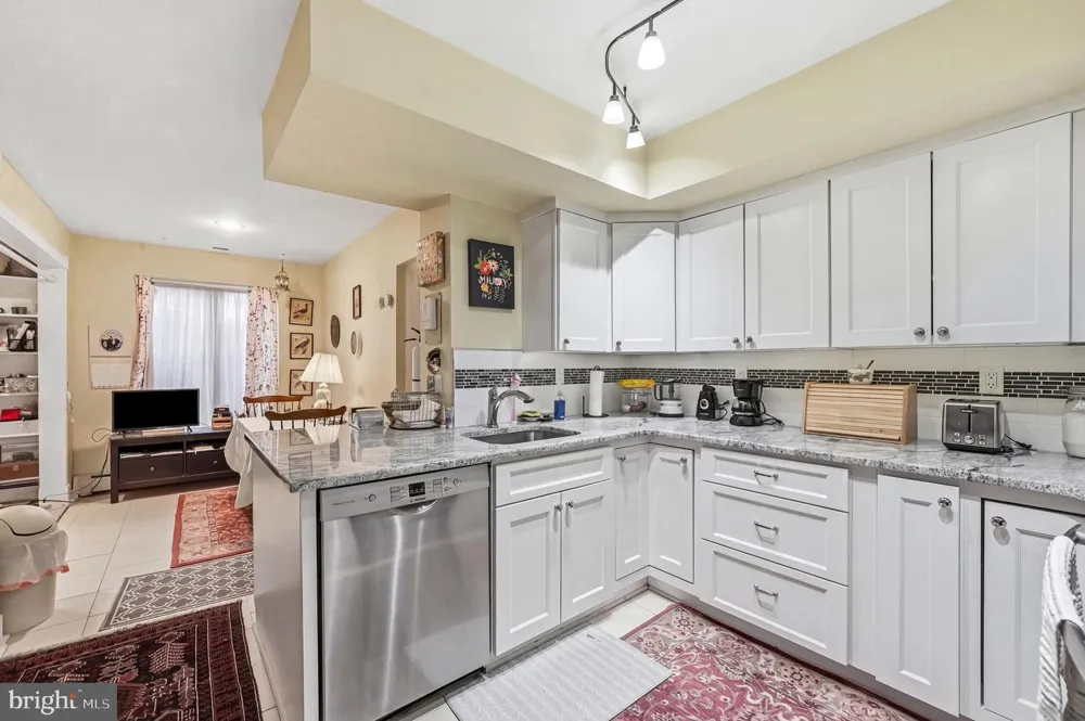 171 CENTURA Cherry Hill, NJ 08003