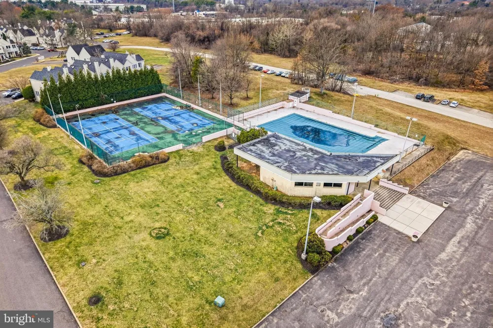 171 CENTURA Cherry Hill, NJ 08003