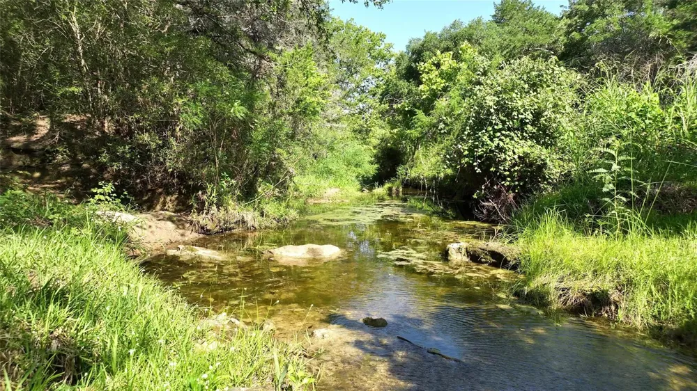 1649 County Road 209 Weimar, TX 78962