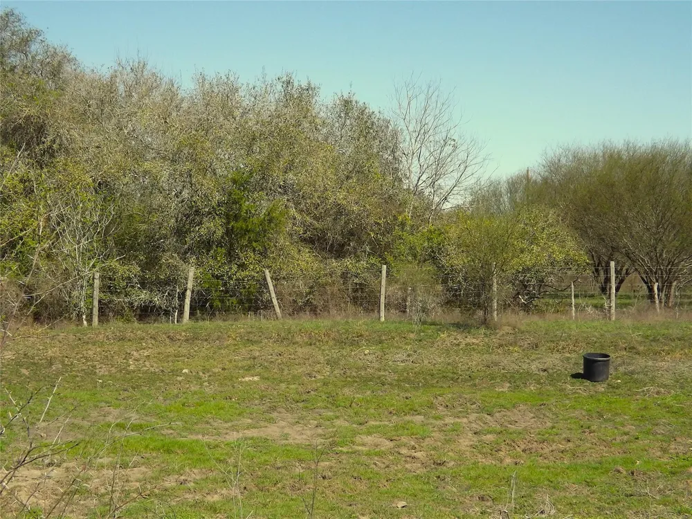1649 County Road 209 Weimar, TX 78962