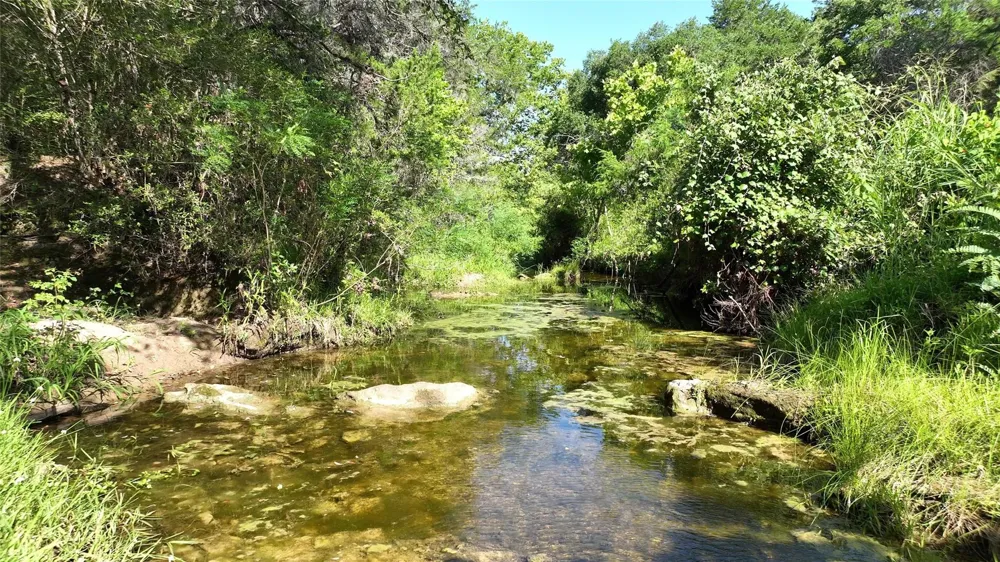 1649 County Road 209 Weimar, TX 78962