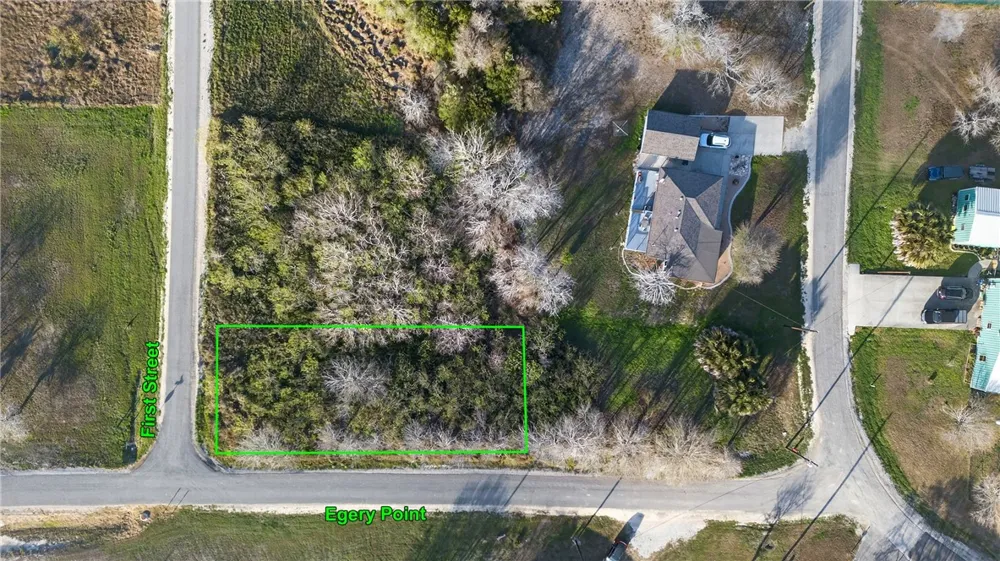302 First Street Bayside, TX 78340