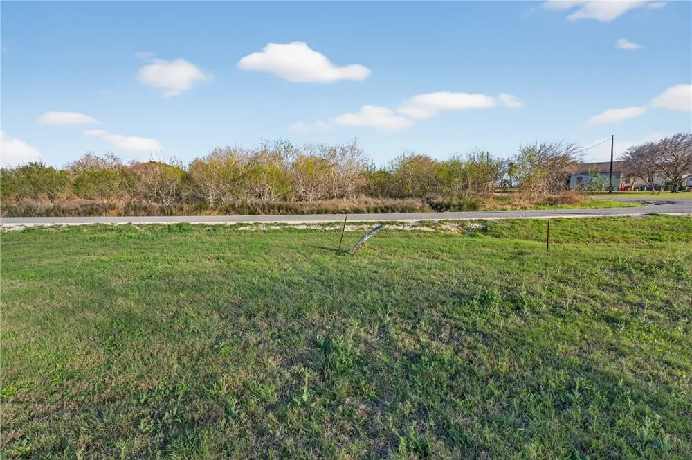 302 First Street Bayside, TX 78340