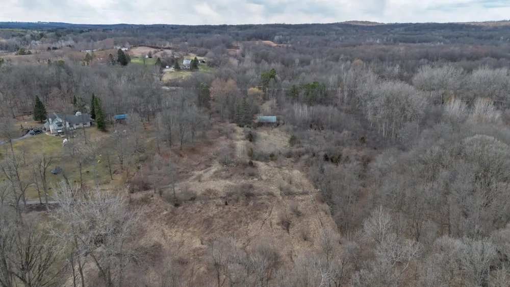 2725 S Duck Lake Road Highland, MI 48356