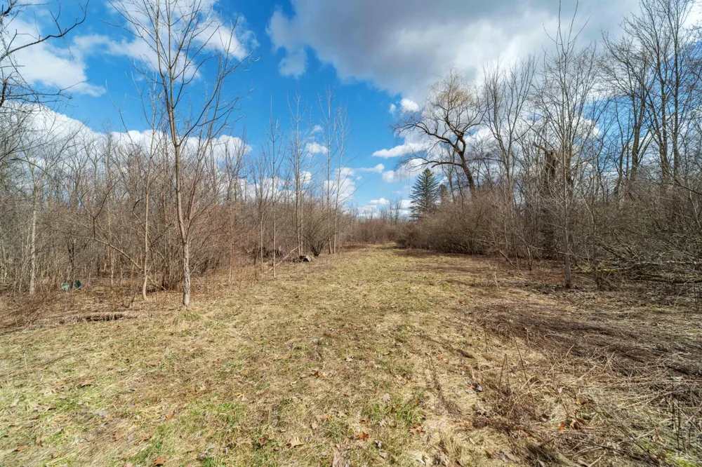 2725 S Duck Lake Road Highland, MI 48356