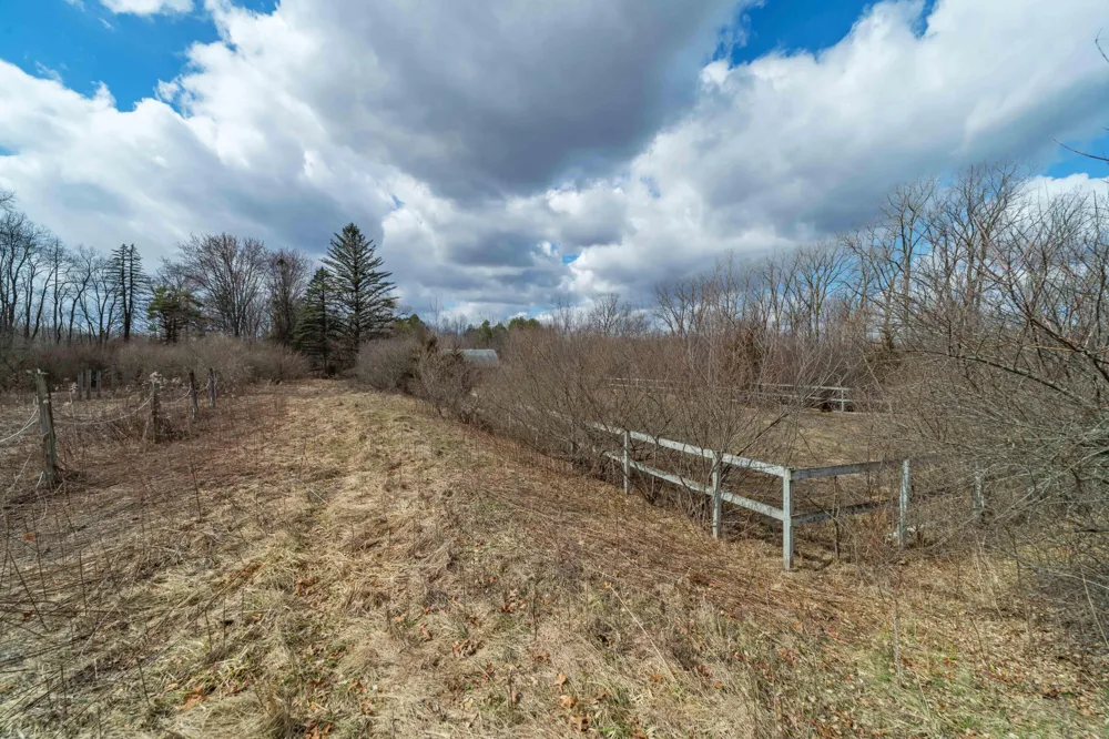 2725 S Duck Lake Road Highland, MI 48356