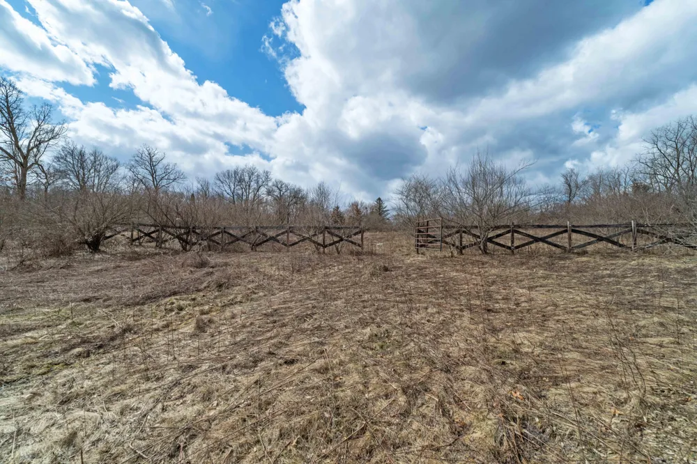 2725 S Duck Lake Road Highland, MI 48356