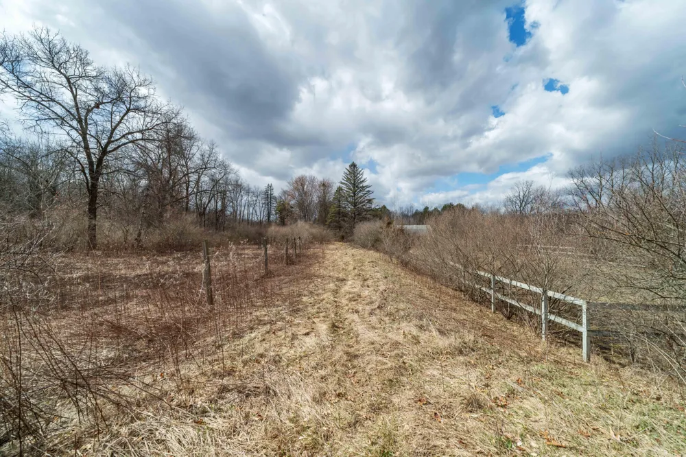 2725 S Duck Lake Road Highland, MI 48356