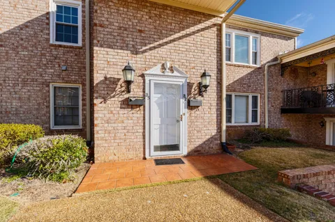 1010 Hickman Road