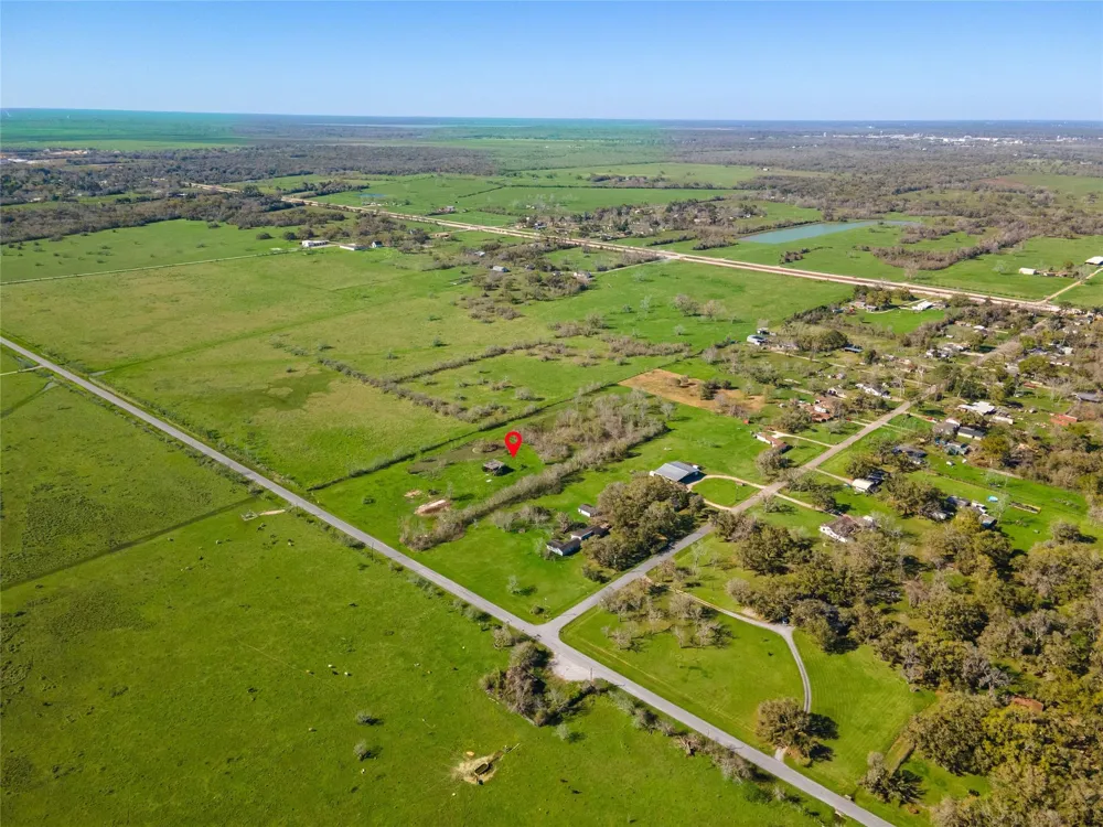 7522 S F Austin Jones Creek, TX 77541