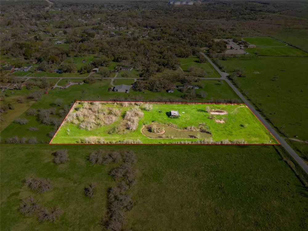 7522 S F Austin Jones Creek, TX 77541