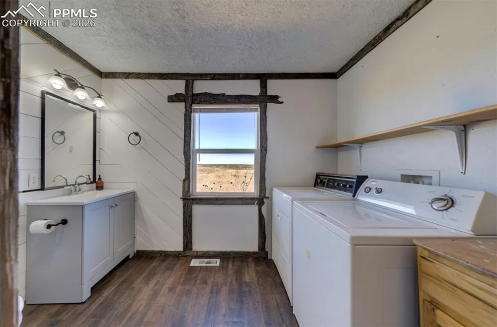10573 County Road 165 Matheson, CO 80830