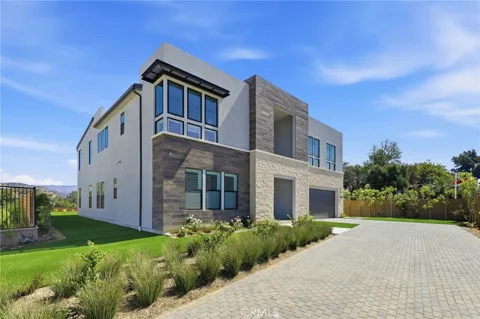 22801 Seaqua Circle