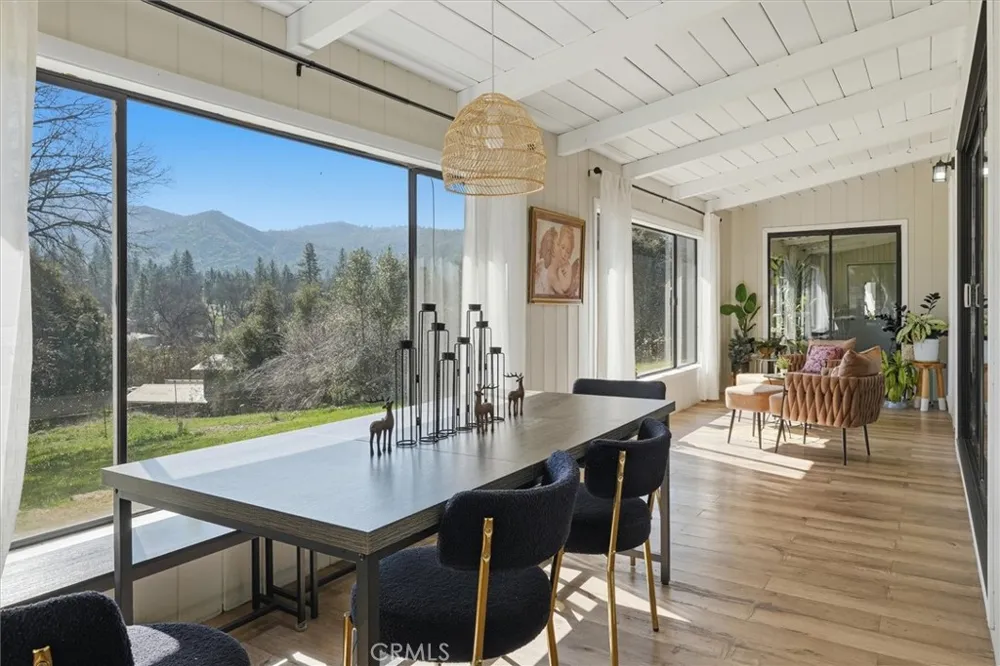 45430 Lauri Oakhurst, CA 93644